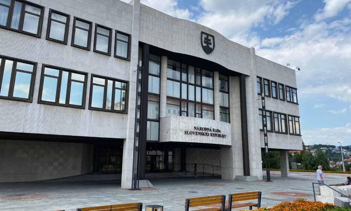 Na zoznam poslancov NR SR sa dá dostať aj veľmi kurióznym spôsobom