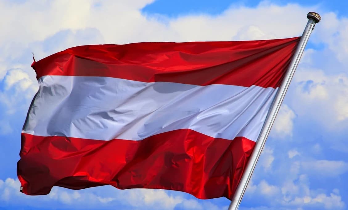 Rakúsko: Novým kancelárom bude doterajší minister vnútra Nehammer