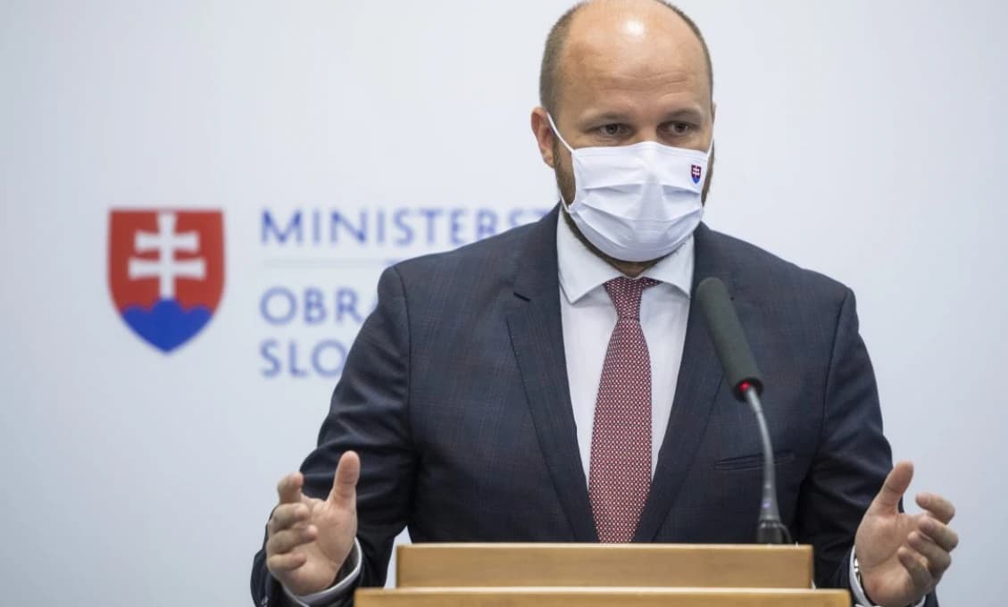 J. Naď: Na boj s pandémiou sme v pondelok vyčlenili 561 profesionálnych vojakov