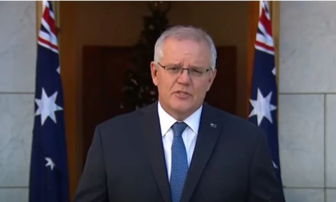 Austrálsky premiér Morrison: „Ako krajina sme sa rozhodli žiť s vírusom"... a ruší zákazy. Nóri a Briti pritvrdzujú