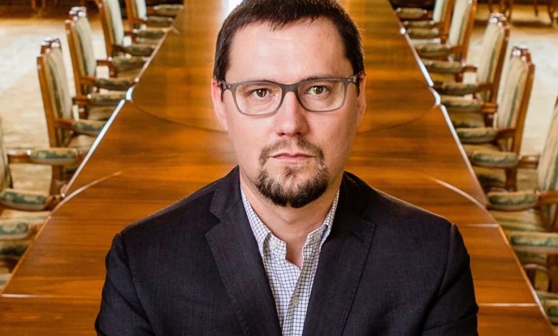 Politické teľa roka Mikulec sa rozhodol pre silný koncoročný finiš