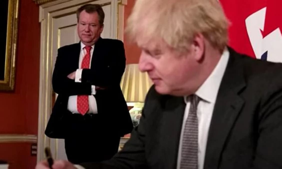 „Musíme sa naučiť žiť s Covidom" – Britský minister odstúpil na protest proti Johnsonovej vláde (VIDEO)