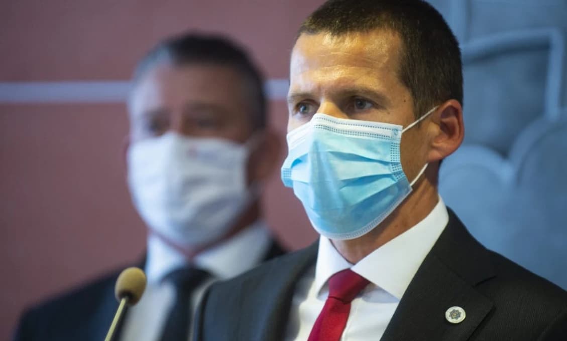 Jozef Majchrák: Tomuto by sa mal policajný prezident vyhýbať ako čert krížu!