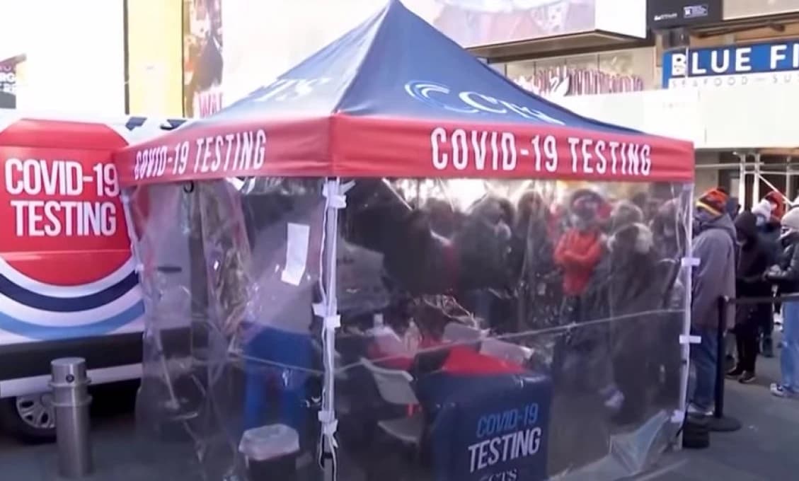 Štúdia ukazuje miernejší priebeh pri Omikrone. Odborníci ale stále majú obavy. Prečo? (VIDEO)