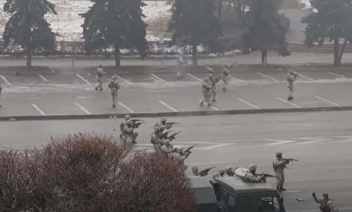 V Kazachstane to vrie, situácia ESKALUJE: Množstvo zabitých demonštrantov (VIDEÁ)
