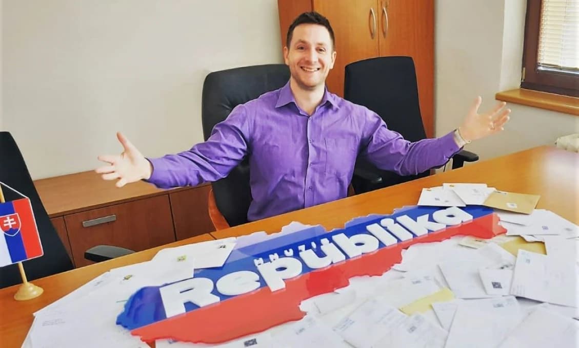 Republika píše Ruskej federácii: "Občania SR si pred prijatím dohody s USA zaslúžia vedieť, aké geopolitické dopady bude mať prijatie TAKEJTO dohody"