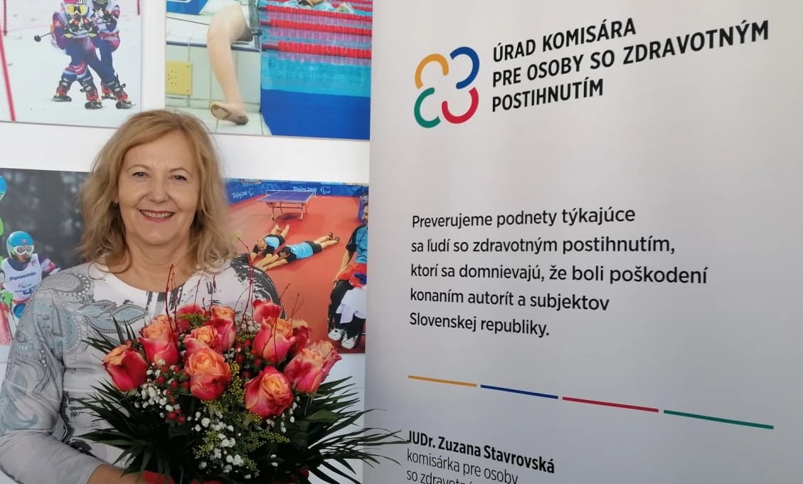 Bežnou praxou v sociálnych zariadeniach sú lôžka so sieťou, ktoré sa používať nesmú