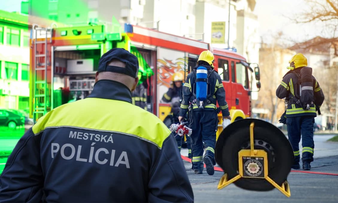 Vodička cúvala s papučou, zachraňovali ju mestskí policajti, aj hasiči