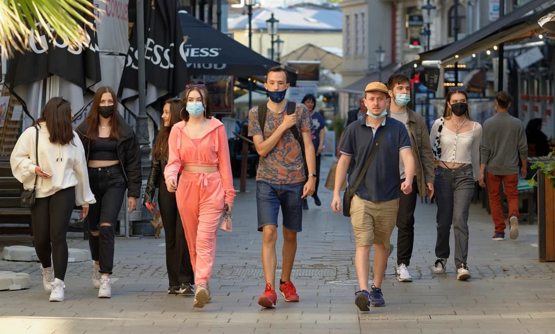 Rekordných 436 167 infekcií za 24 hodín vo Francúzsku. Aká je situácia v Európe? (VIDEO)