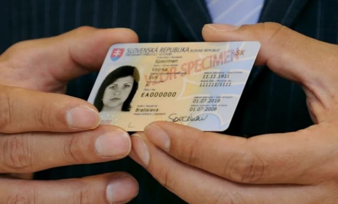 AKTUALIZOVANÉ: Polícia pri zásahu zabavila telefóny Moniky Jankovskej a ďalších sudcov v Bratislave