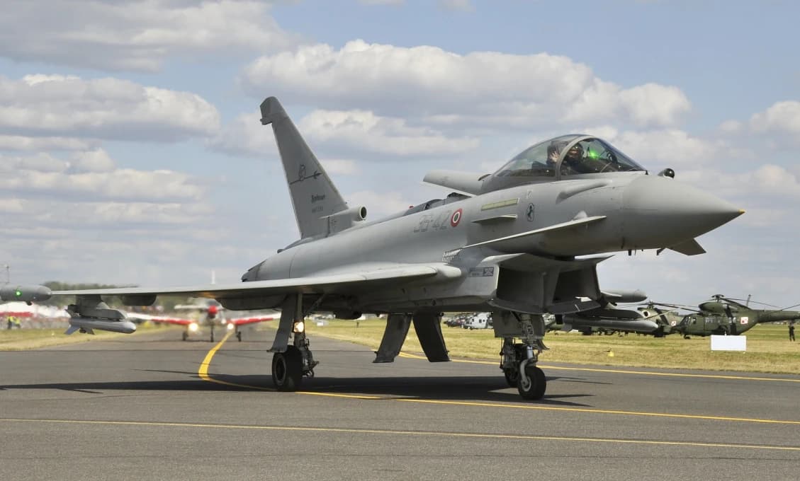 Do Bulharska smerujú štyri stíhačky Eurofighter a vojaci. Neskôr dve F-35-ky. Od koho tentokrát?
