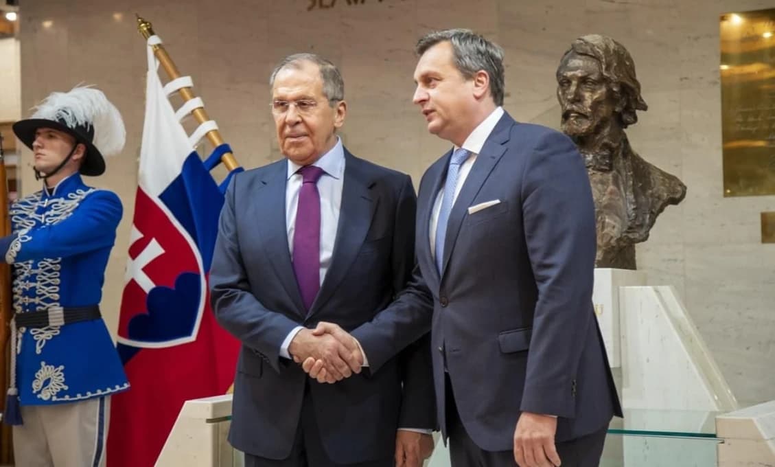 Fico Čaputovej, Danko Lavrovovi