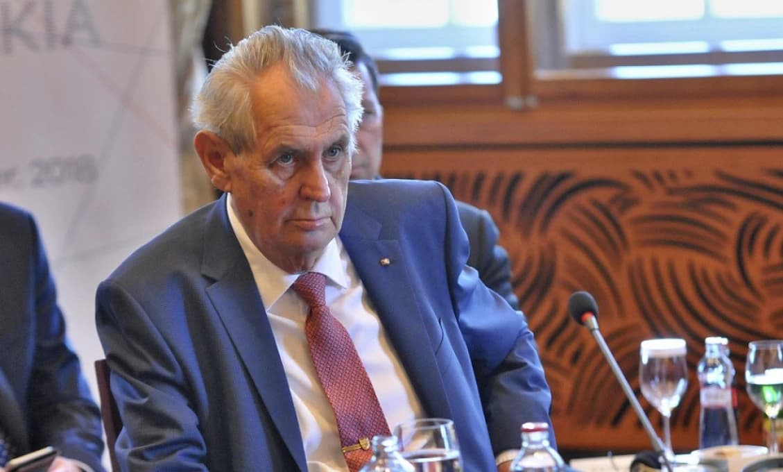 Zeman o situácii na rusko-ukrajinských hraniciach mlčí už ôsmy deň