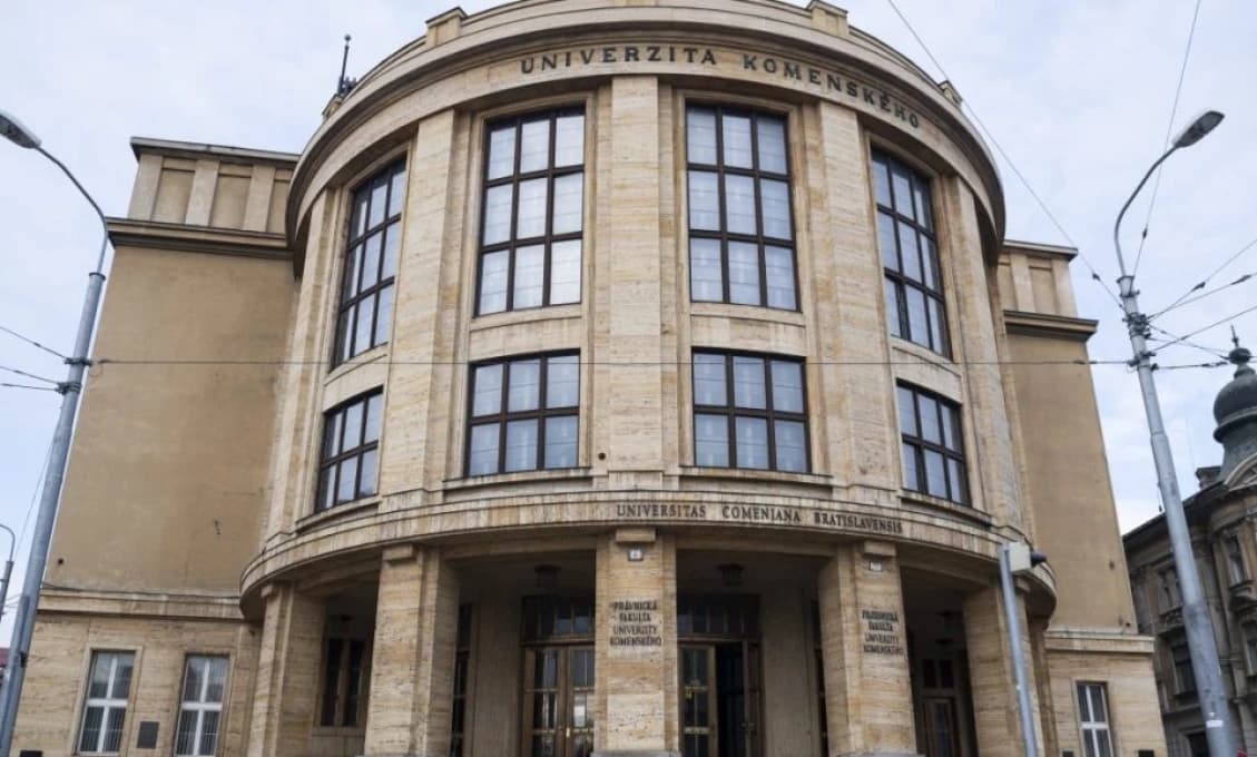 Väčšina fakúlt na protest proti novele preruší výučbu, študenti nesúhlasia