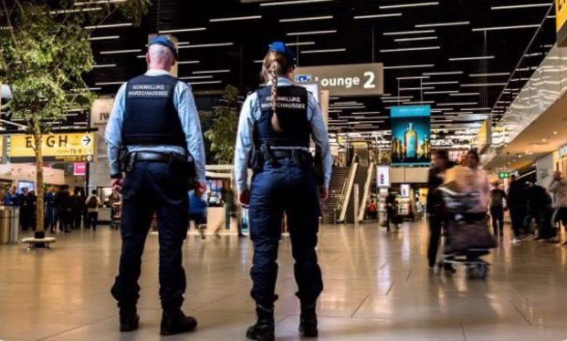 ČIERNY PASAŽIER letel 11 hodín na kolese nákladného lietadla. V Európe žiada o azyl
