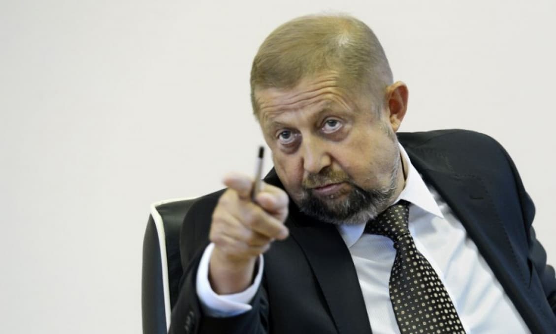 NAKA obvinila Harabina, lebo sa vraj postavil na stranu Putina
