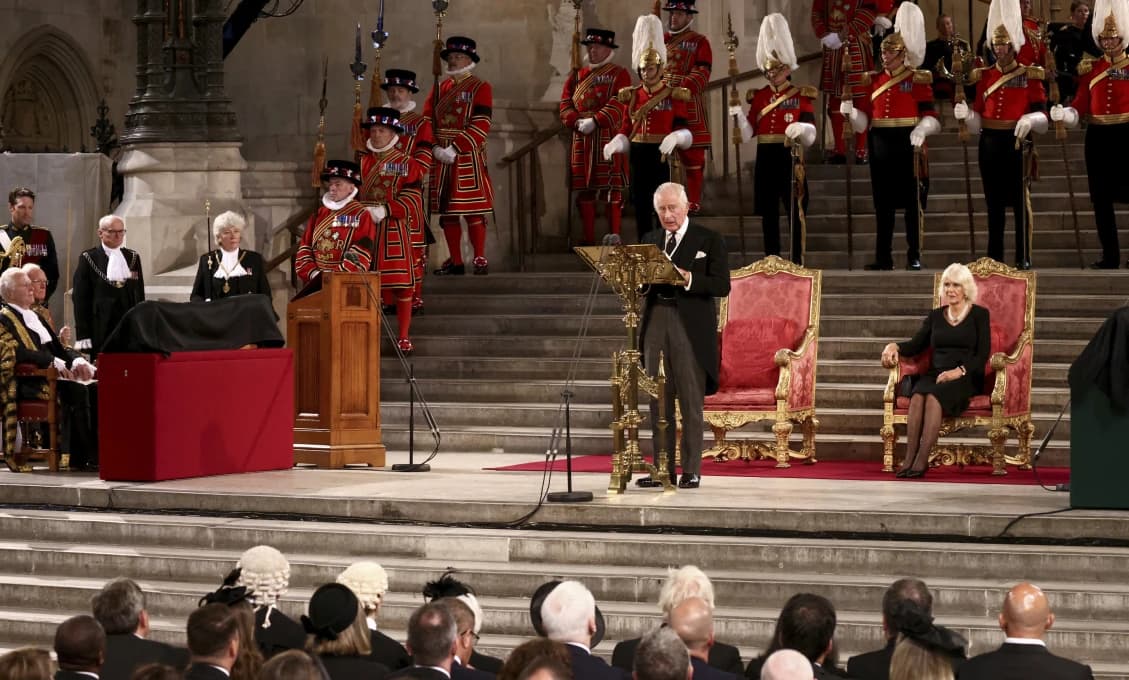 Británia: Kráľ Karol III. predniesol svoj prvý prejav v parlamente