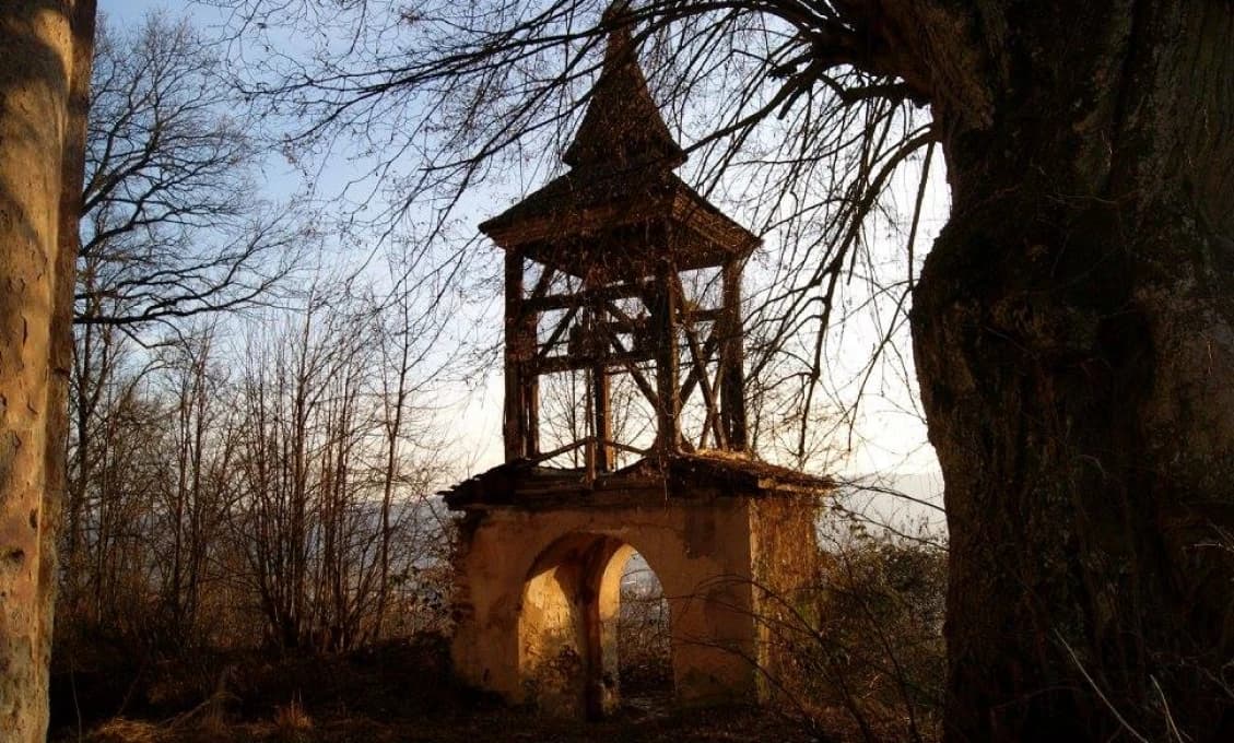 Roky chátrajúca zvonica Rožňavskej kalvárie sa dočkala rekonštrukcie