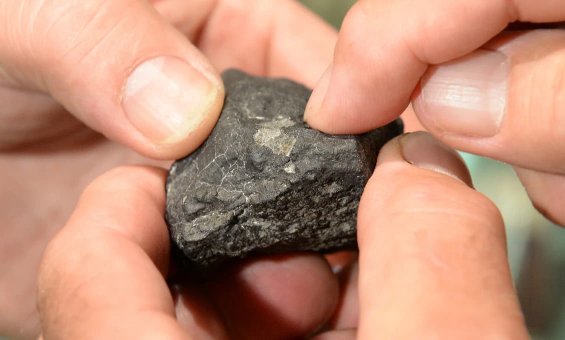 V obci Pusté Úľany pri Galante našli úlomok meteoritu