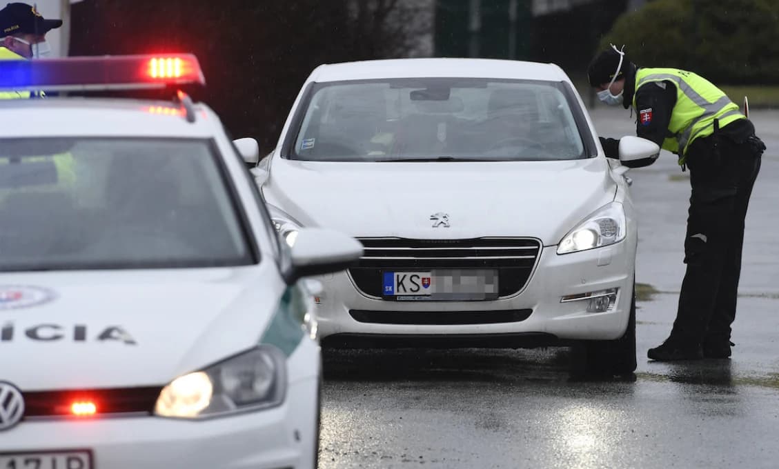Rakúsko od polnoci zavedie kontroly na hraniciach so Slovenskom