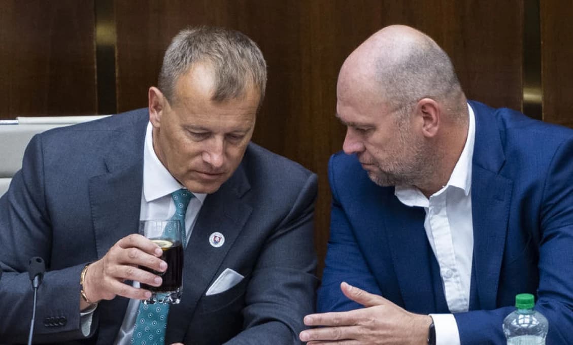 Predčasné voľby by boli reálne len s podporou SaS a Sme rodina
