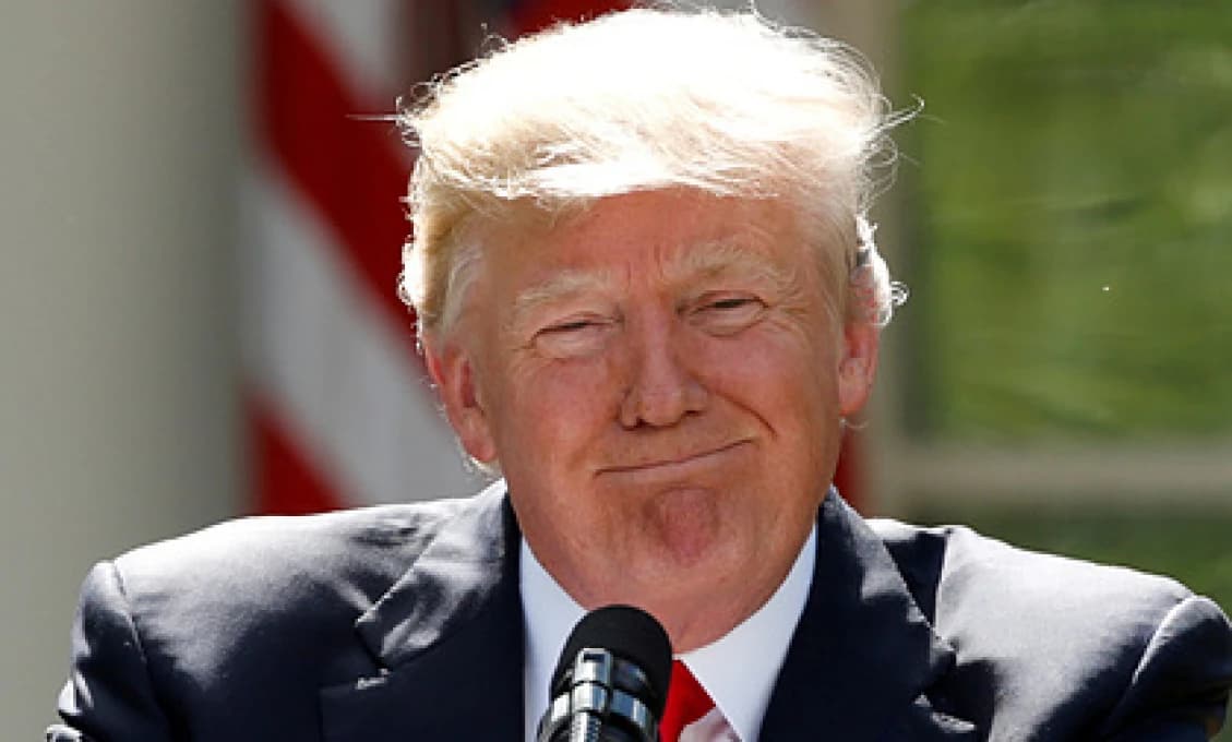 Trump vypovedal v prípade obvinení zo znásilnenia novinárky
