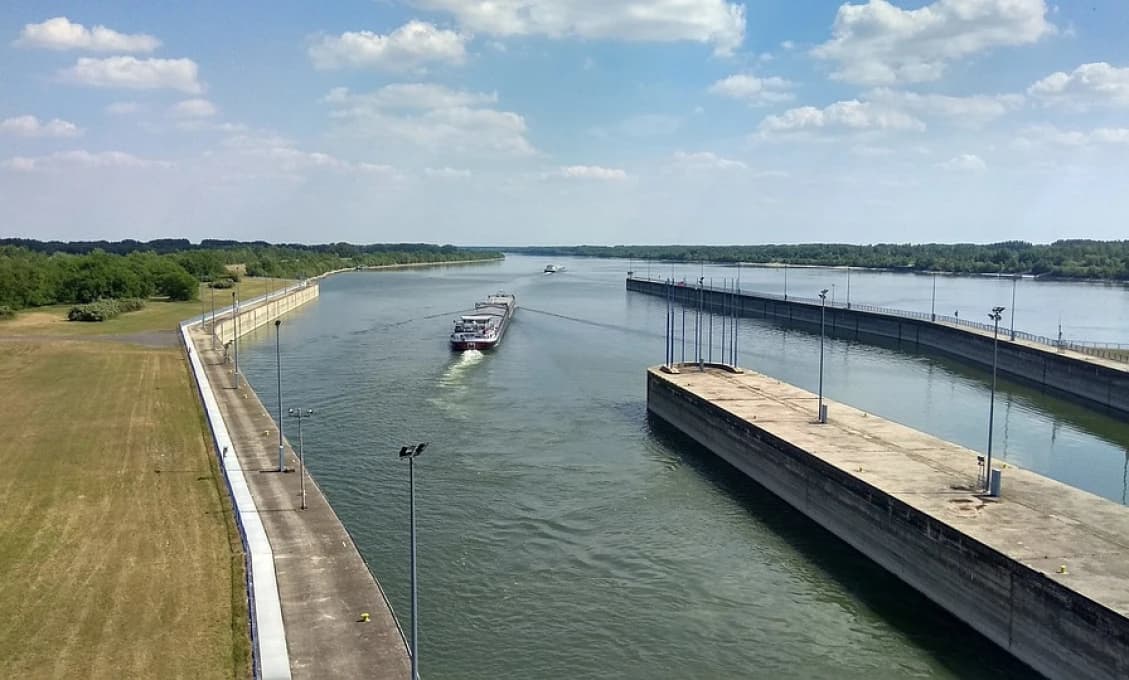Pred 30 rokmi prehradili Dunaj a spustili elektráreň Gabčíkovo