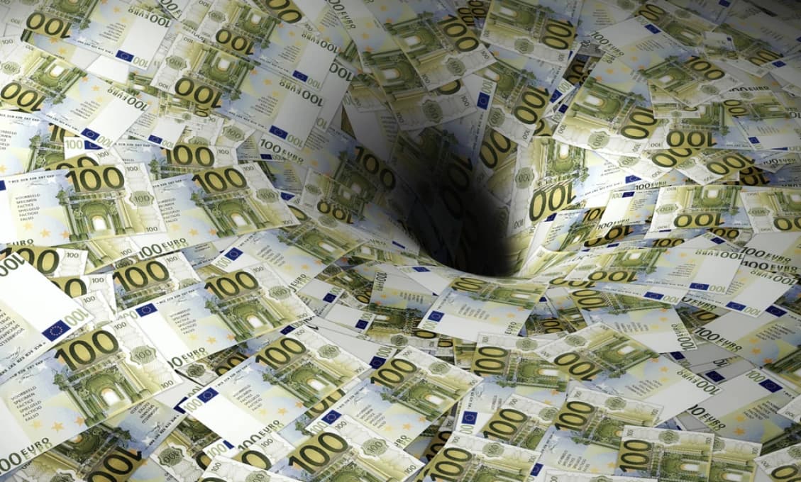 EÚ schválila finančnú pomoc Ukrajine v roku 2023. Mesačne im pôjde ŠIALENÁ SUMA