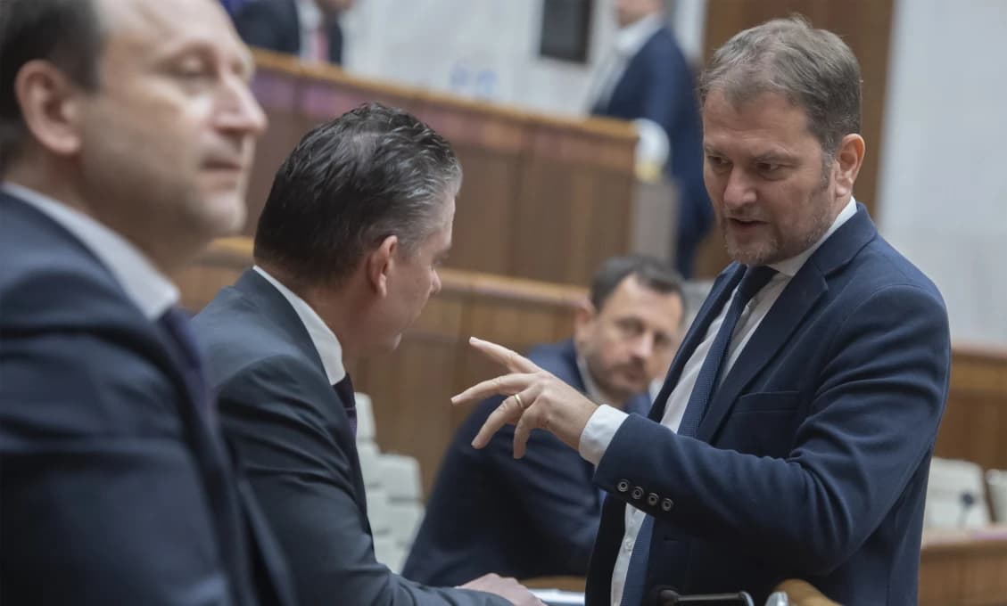 R. Fico vyčíta R. Mikulcovi absolútne zlyhanie pri migrácii, Matovič si ho chráni
