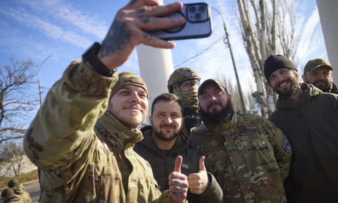 Viete čo sú ZMYSELNÉ ruky? Čo chytia, poj...ú! Niečo podobné ako ukrajinská armáda