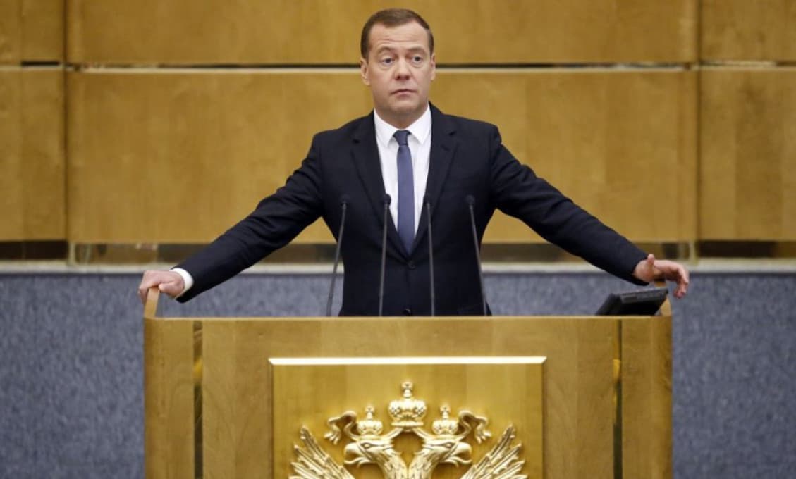 Medvedev sa neudržal! Hovorí o šváboch v kyjevskej ZOO