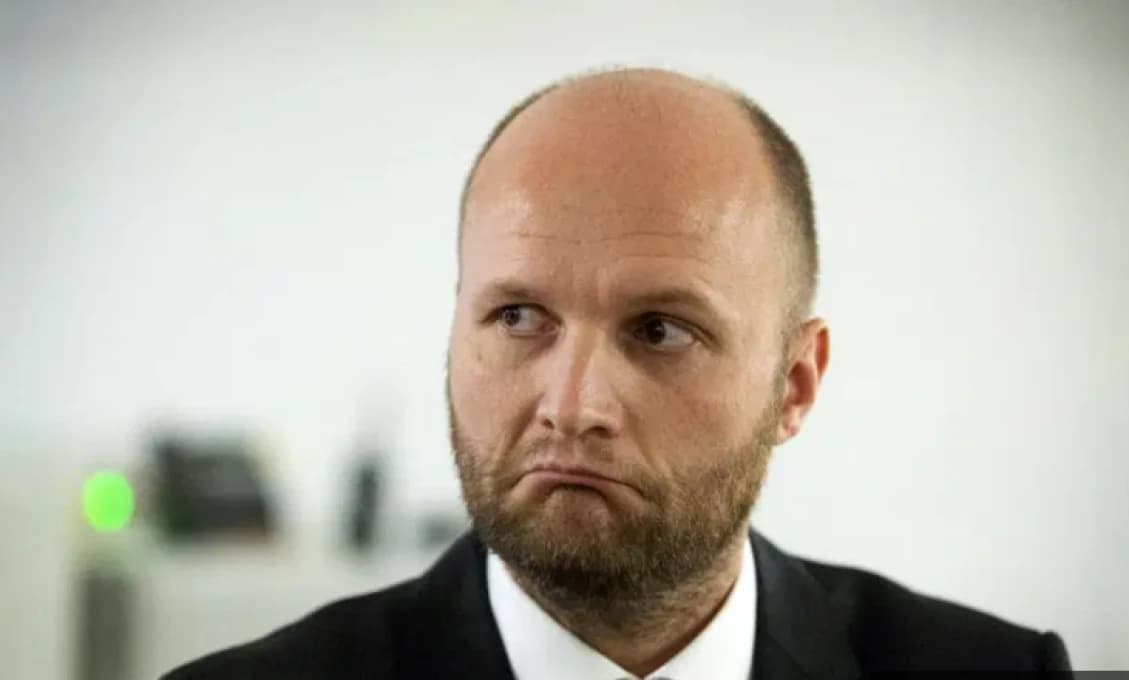 Jaroslav Naď neprezradí ani TO, čo nie je utajené! Matúš Šutaj Eštok tvrdí, že minister Naď má zlatú baňu