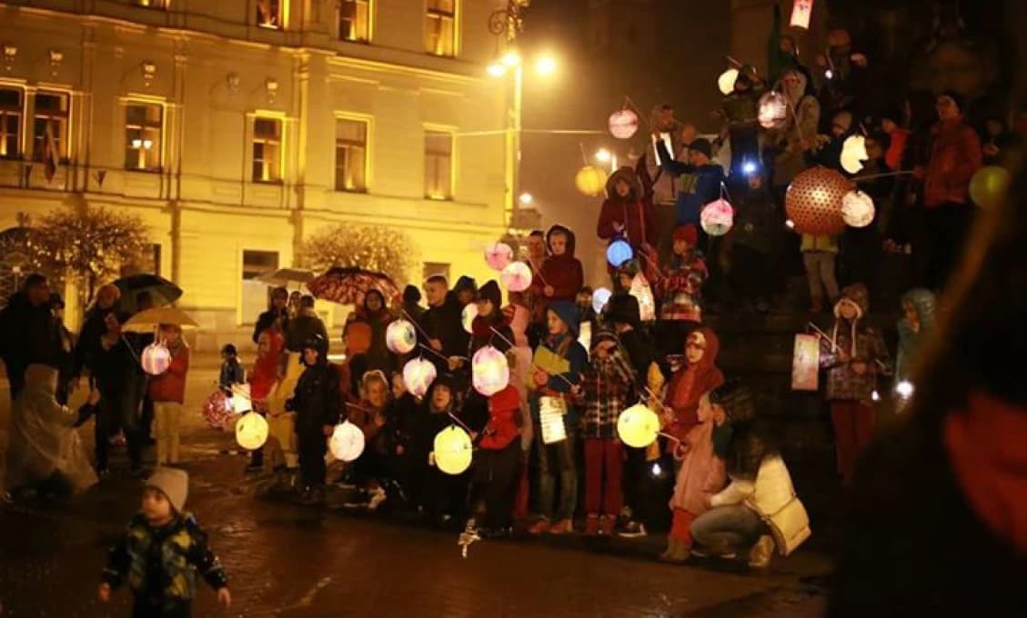 Nitra rozžiarila vianočný stromček