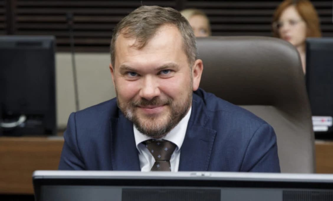 Minister Karas dal ďalšiu RANU! Kolíkovú ROZTRHNE!