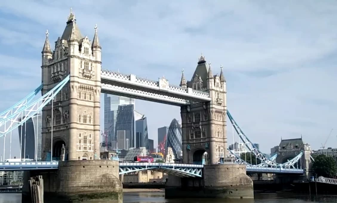 Zraniteľná britská armáda