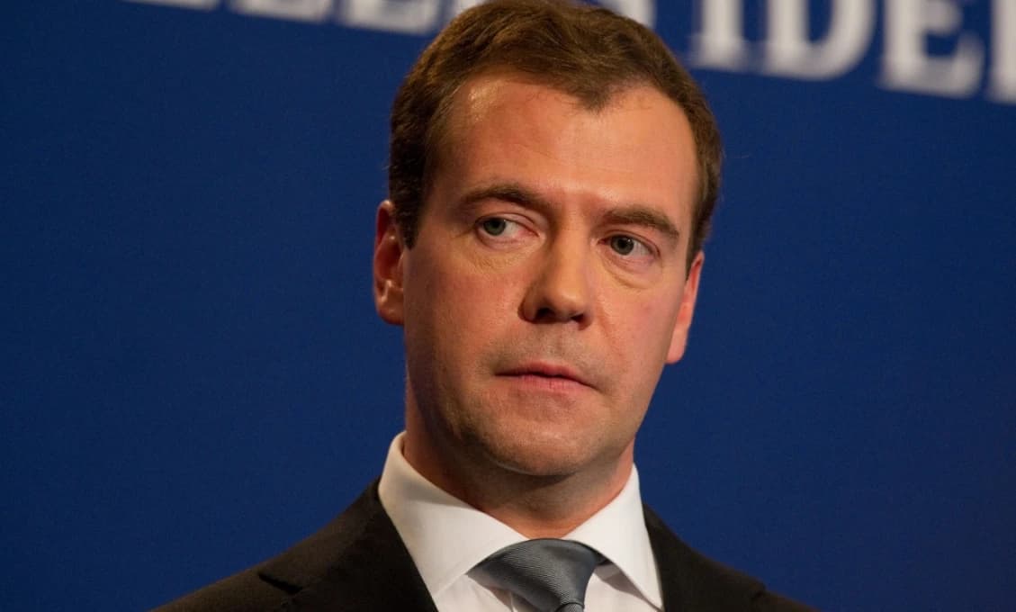 Medvedev predpovedá vznik Štvrtej ríše a rozpad EÚ: Česko, Slovensko a Pobaltie sa stanú súčasťou Štvrtej ríše, Poľsko s Maďarskom obsadia Ukrajinu a v USA vypukne občianska vojna!