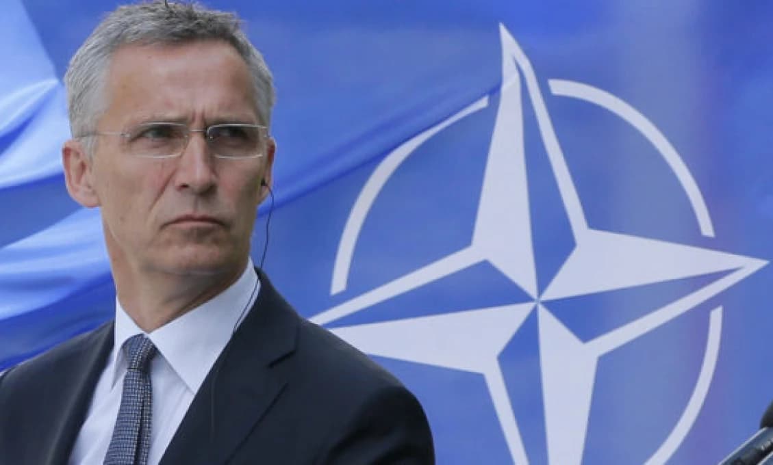 Šéf NATO vyzval Západ, aby zvýšil výrobu zbraní pre Ukrajinu