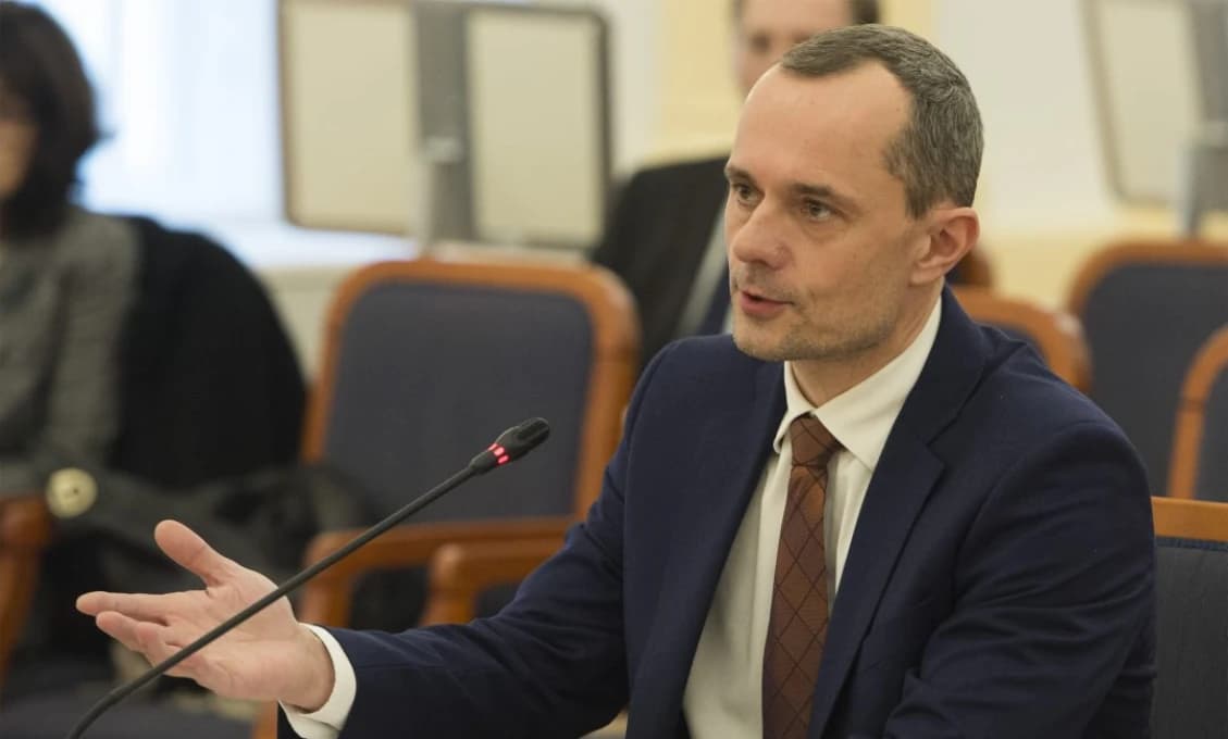 Termín predčasných parlamentných volieb v septembri je problém
