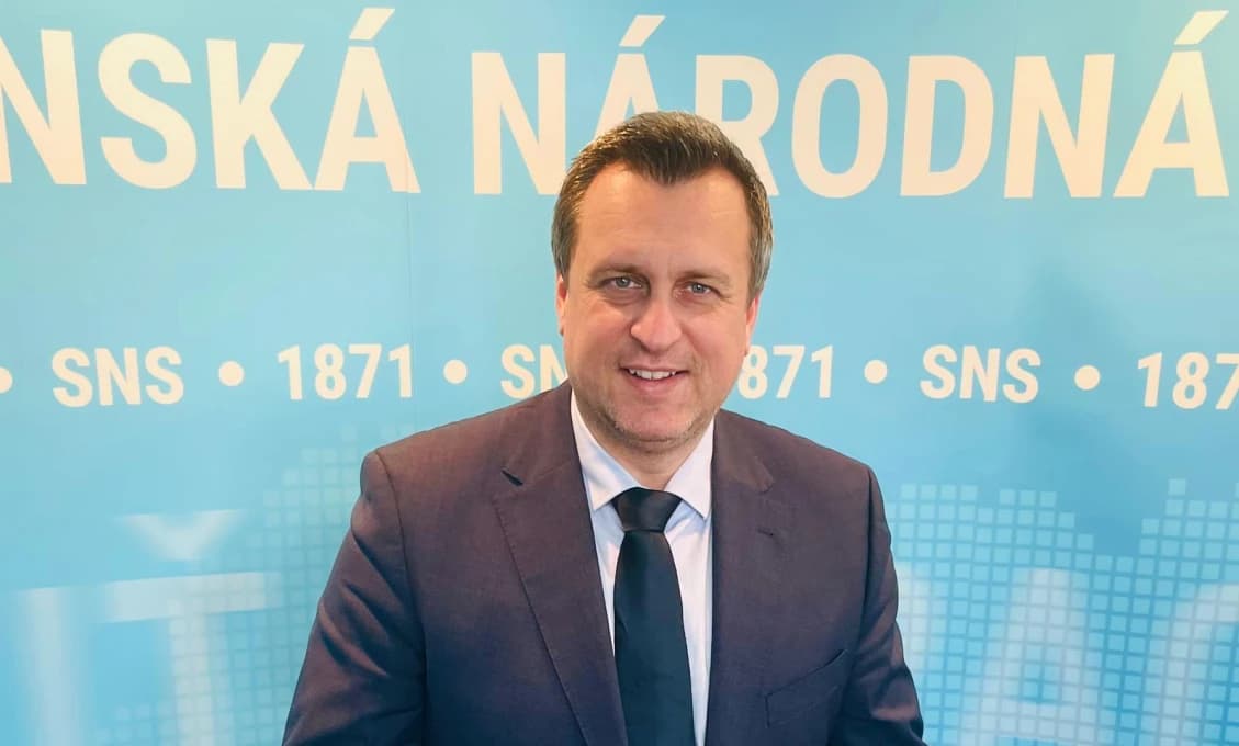 PREDVOLEBNÝ SÚBOJ V POĽSKU VO FINÁLE: Verejnoprávna TV vytiahla na opozičného politika tajnú nahrávku plnú vulgarít a urážok!