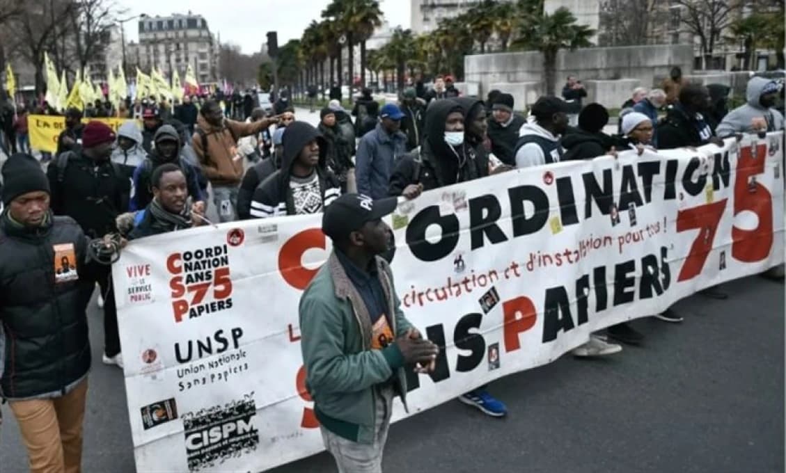 Africkí migranti protestovali v Paríži proti novému zákonu
