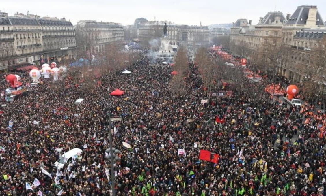 Vo Francúzsku TO VRIE. Začala nová vlna protestov