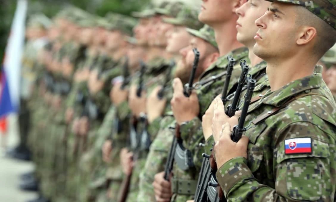 Grant z USA chce rezort obrany použiť aj na obrnené vozidlá Oshkosh JLTV