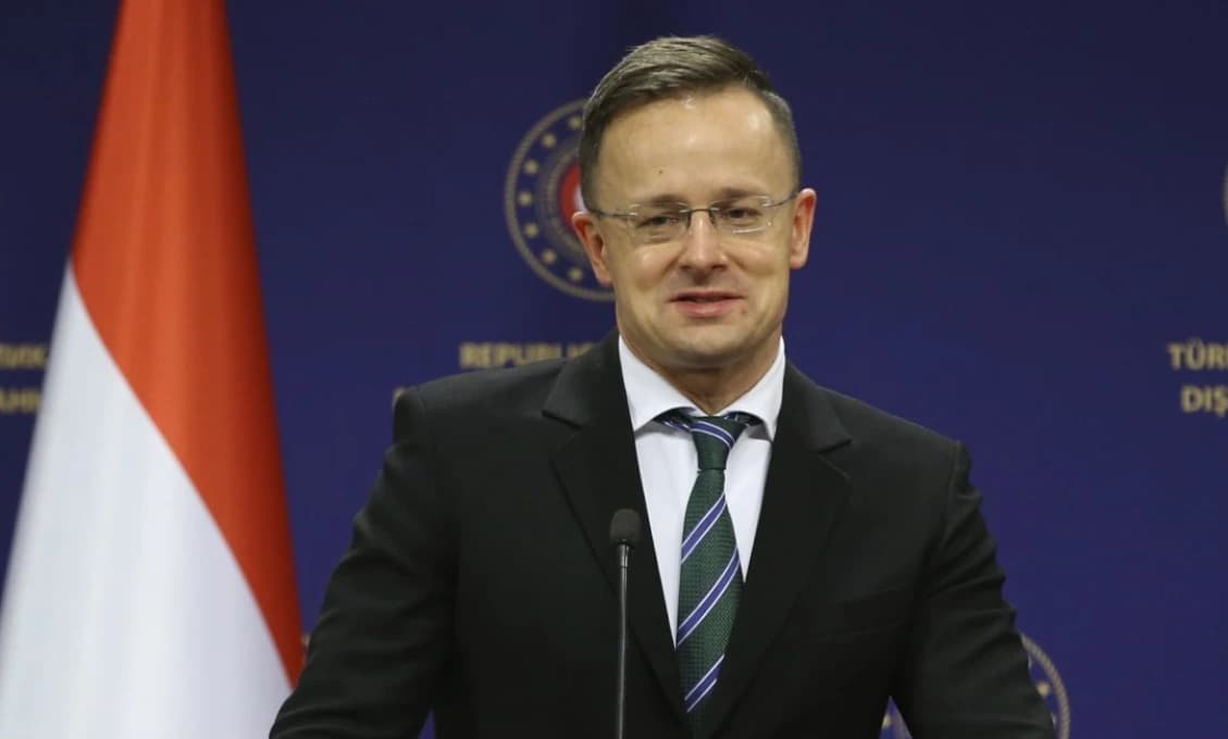 LEGENDA SA LÚČI S LEGENDOU: Jágr zostal v katedrále po omši za Gotta úplne sám