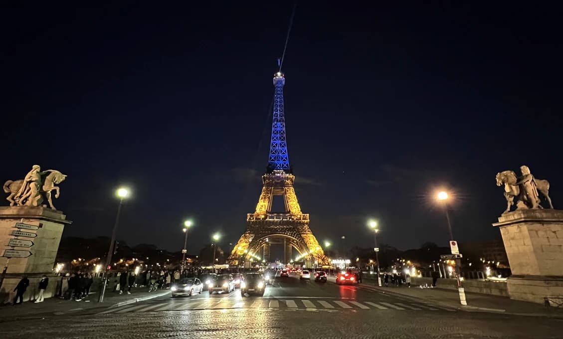 Ľudia zrušili chaos v uliciach Paríža!