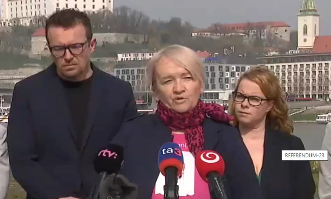 Takýto náklad absurdnosti ste dávno nevideli