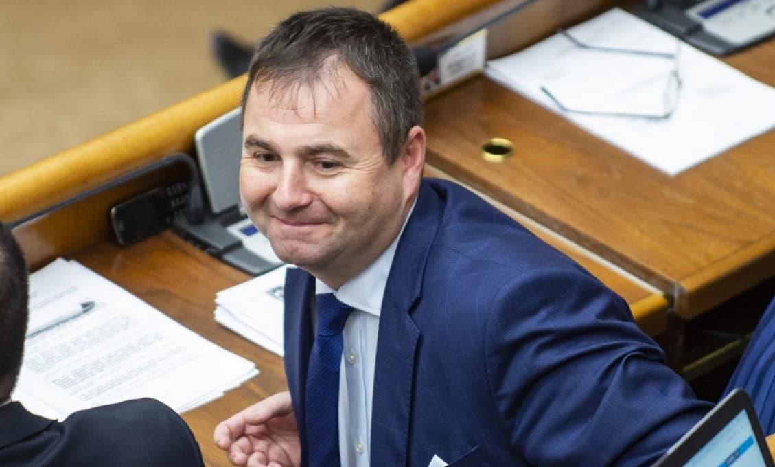 Iný názor? Máte dve možnosti - psychiatriu alebo väzenie!