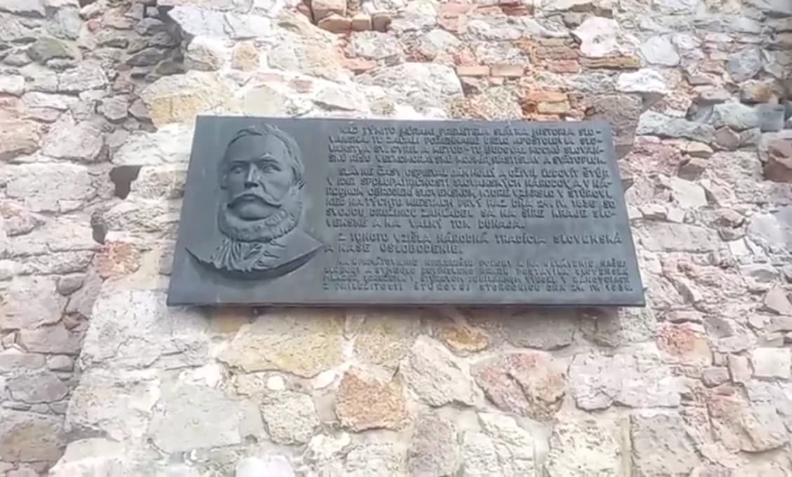 Matica kritizuje nepovolenie zástav pri návšteve Devína, múzeum sa ohradilo