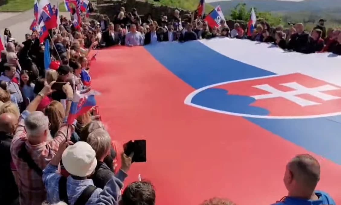 Nad Devínom veje slovenská vlajka (VIDEO)
