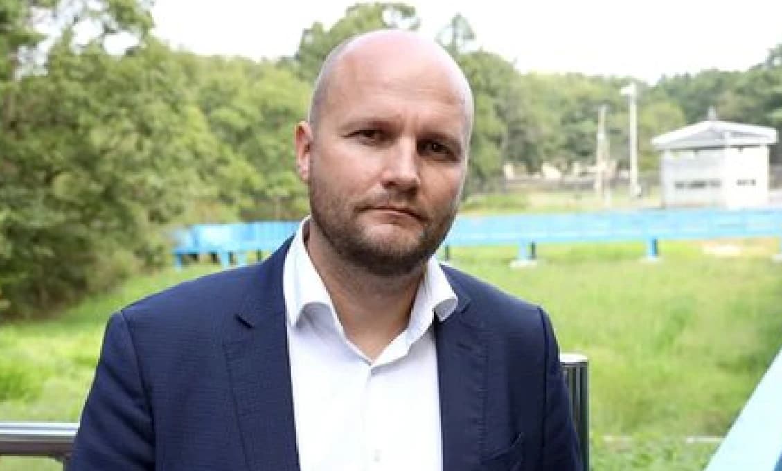 György Gyimesi: Ubite Naďa srdiečkami!