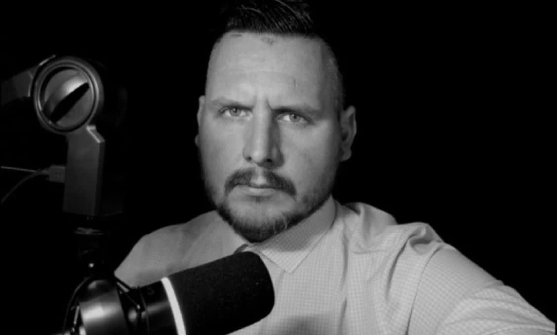 "Konšpirácie" bude šíriť ďalej! O vydaní Dannyho Kollara na Slovensko sa v pondelok rozhodovať nebude